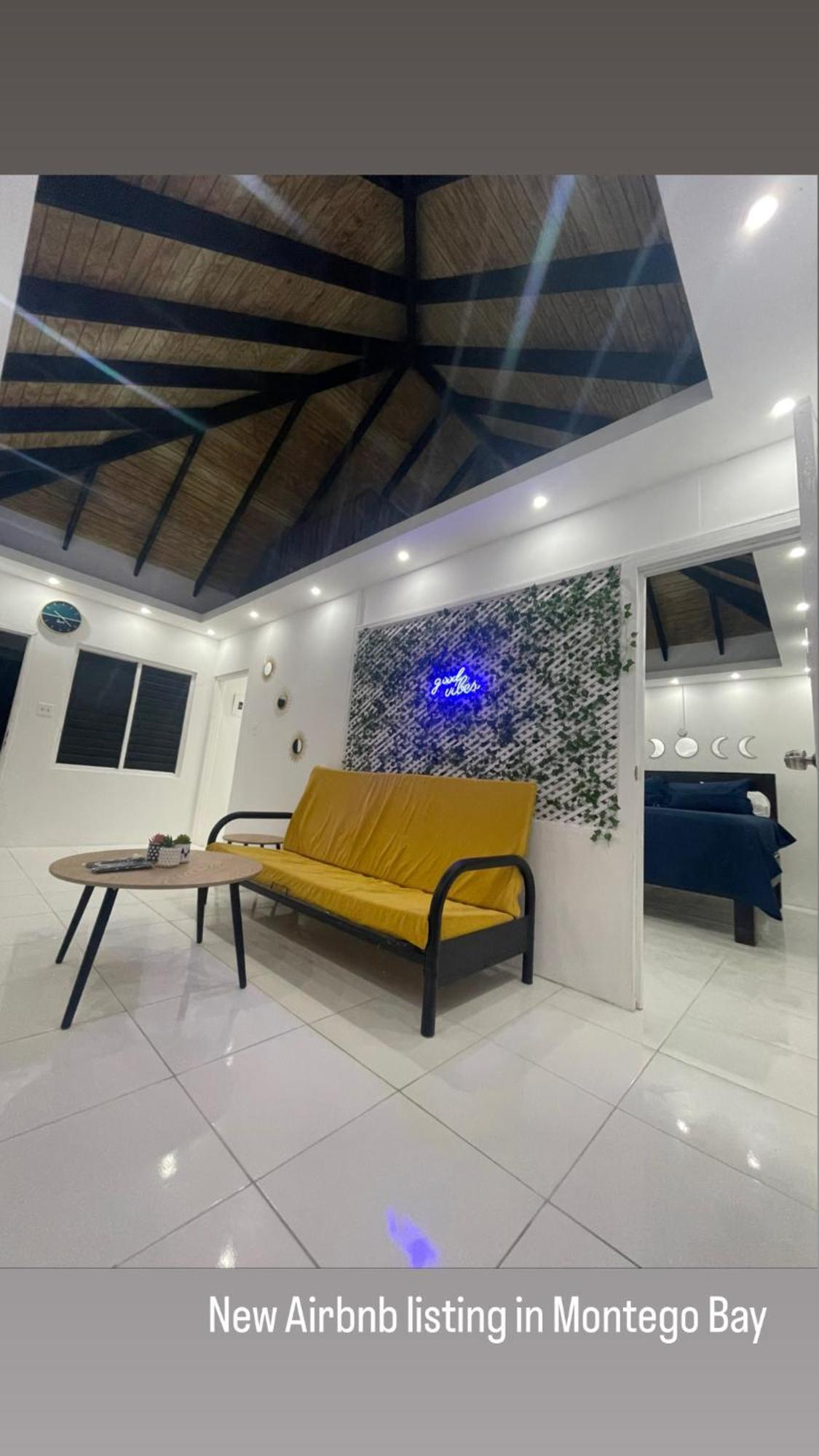 Queens Palace -Montego Bay Airport Suite מראה חיצוני תמונה